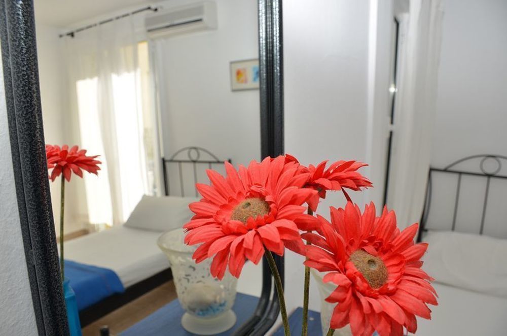 Hermes Rooms Tinos Exterior photo